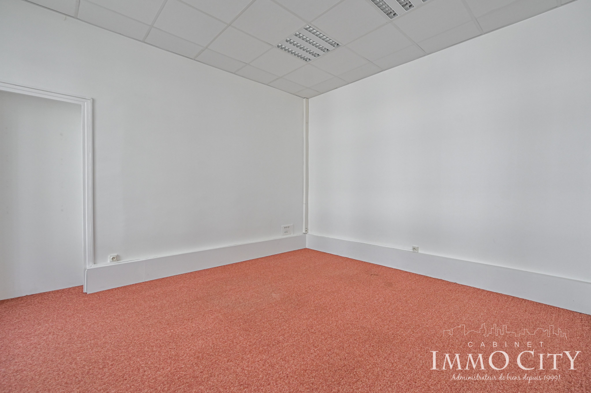 Location Bureau  3 pièces - 55.1m² 75009 Paris