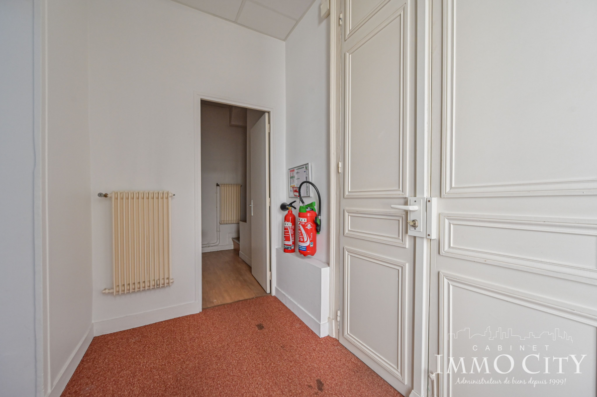 Location Bureau  3 pièces - 55.1m² 75009 Paris