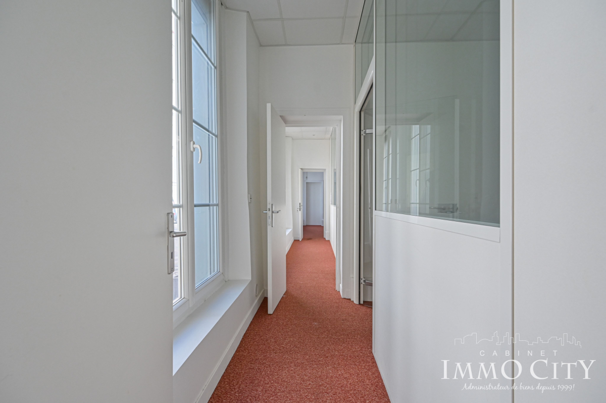 Location Bureau  3 pièces - 55.1m² 75009 Paris