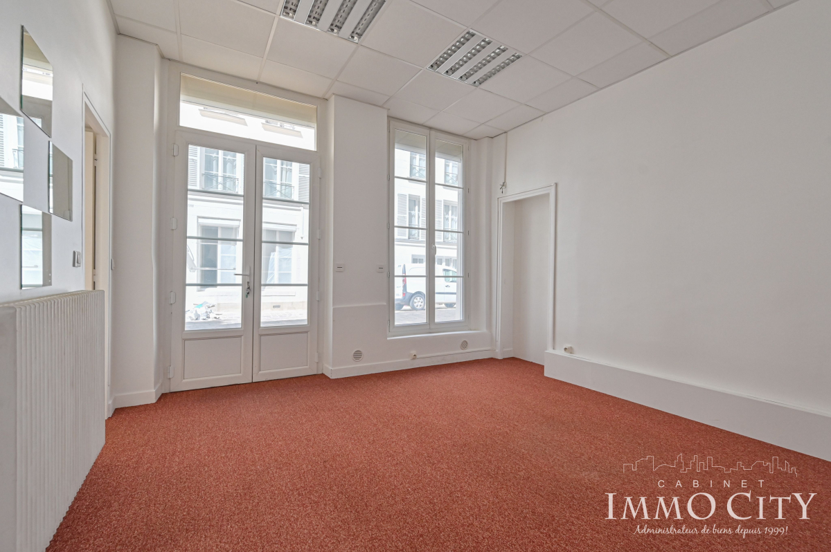 Location Bureau  3 pièces - 55.1m² 75009 Paris