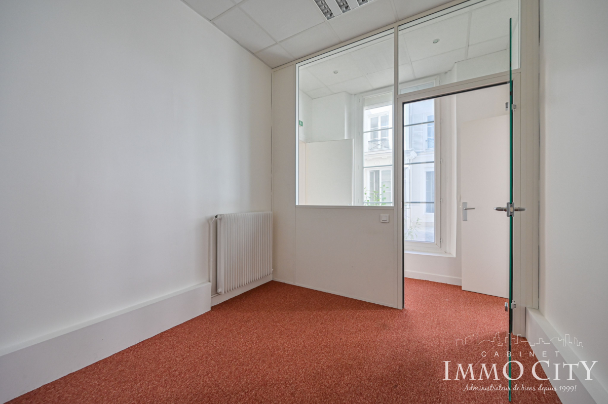Location Bureau  3 pièces - 55.1m² 75009 Paris
