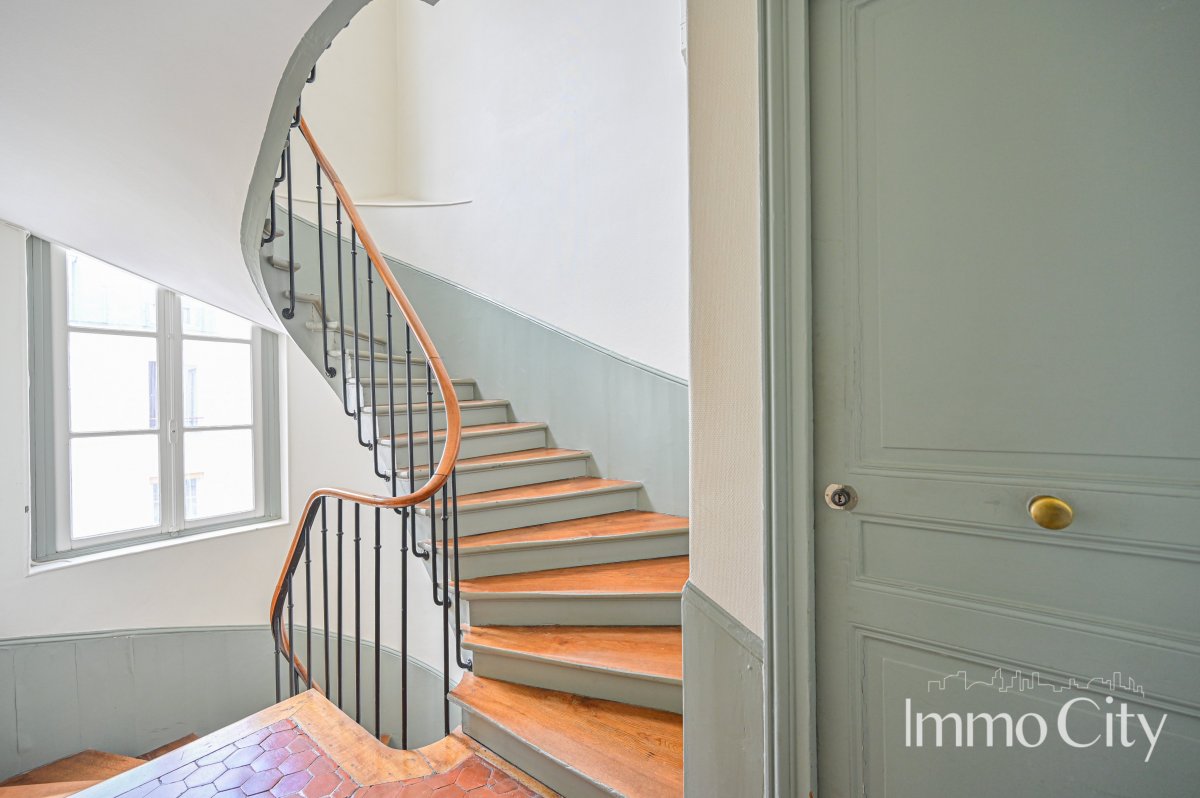 Location Appartement  2 pièces - 49.3m² 75011 Paris