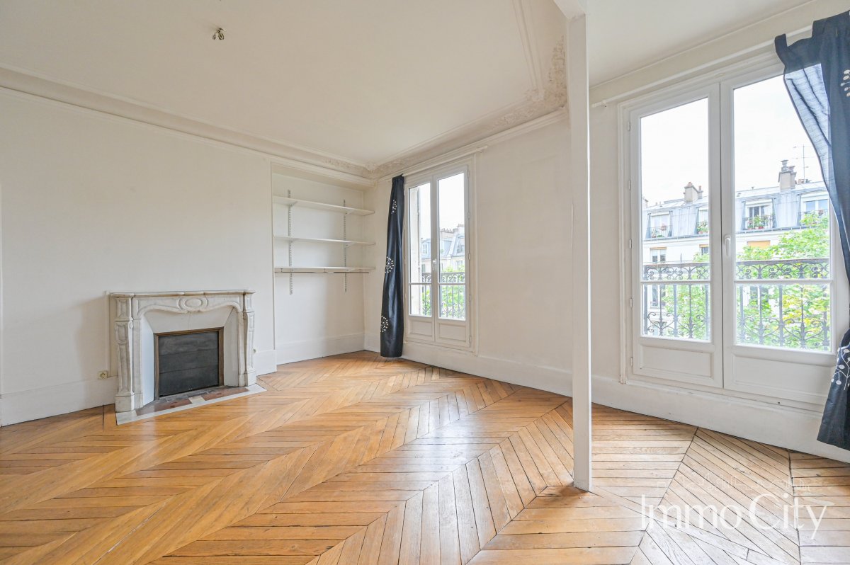 Location Appartement  2 pièces - 49.3m² 75011 Paris