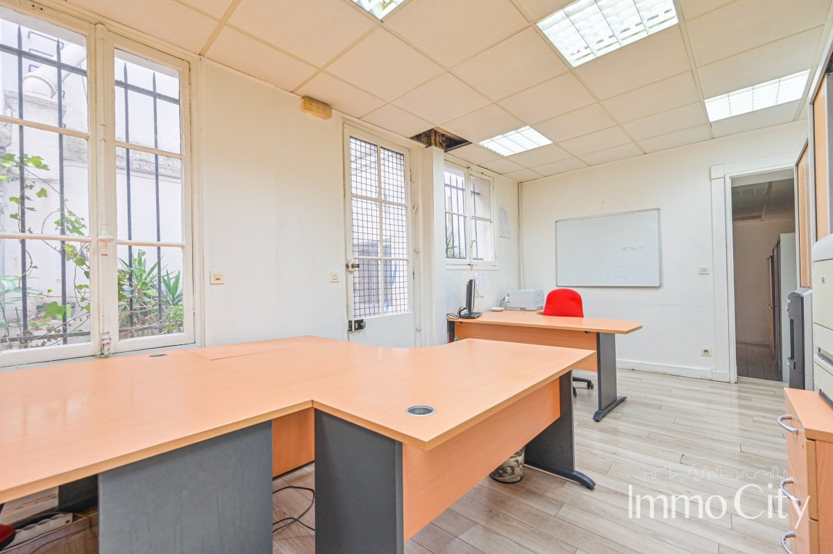 Location Bureau  4 pièces - 100m² 75004 Paris