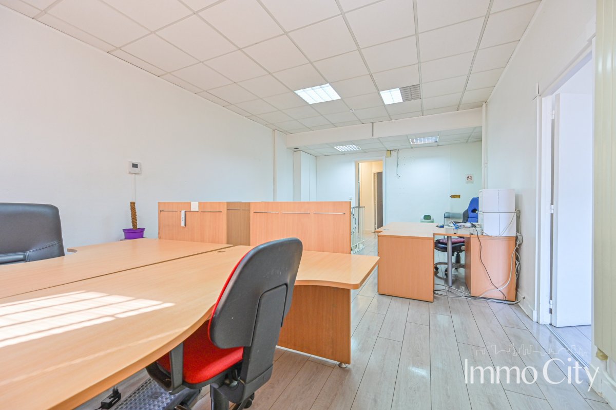 Location Bureau  4 pièces - 100m² 75004 Paris