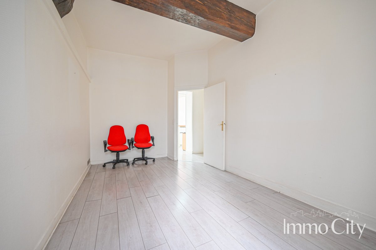 Location Bureau  4 pièces - 100m² 75004 Paris