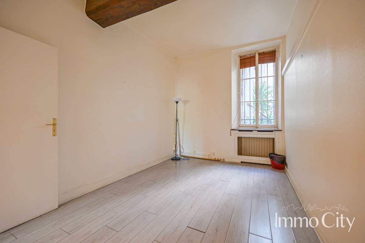 Location Bureau  4 pièces - 100m² 75004 Paris