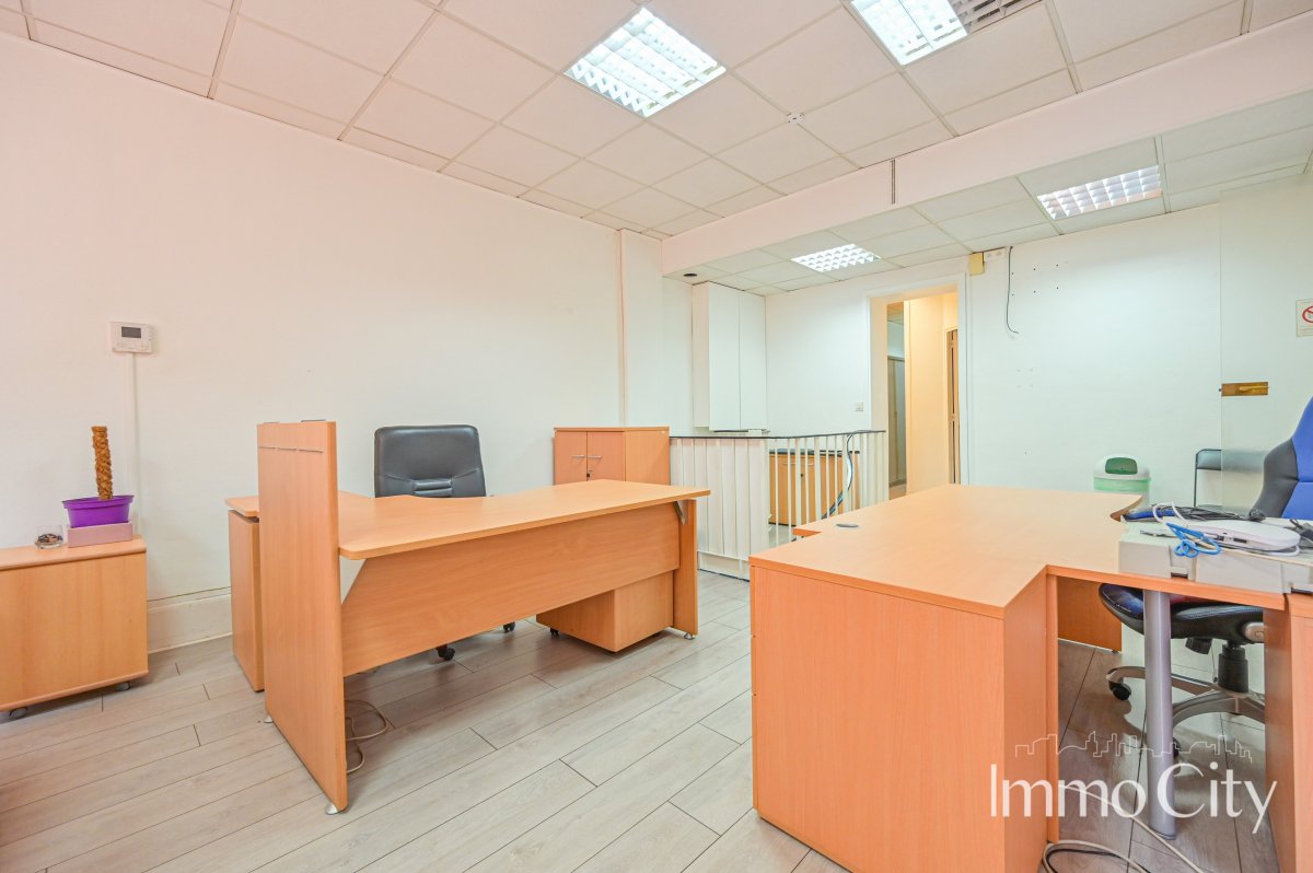 Location Bureau  4 pièces - 100m² 75004 Paris