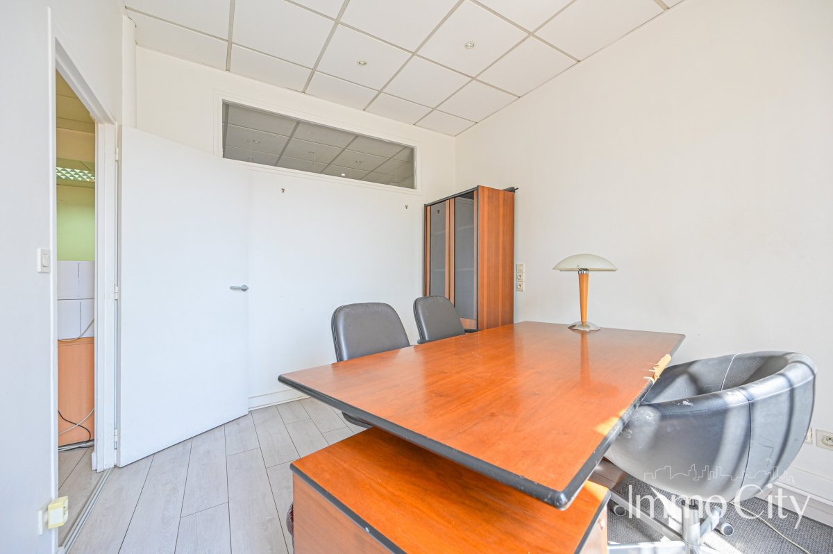 Location Bureau  4 pièces - 100m² 75004 Paris