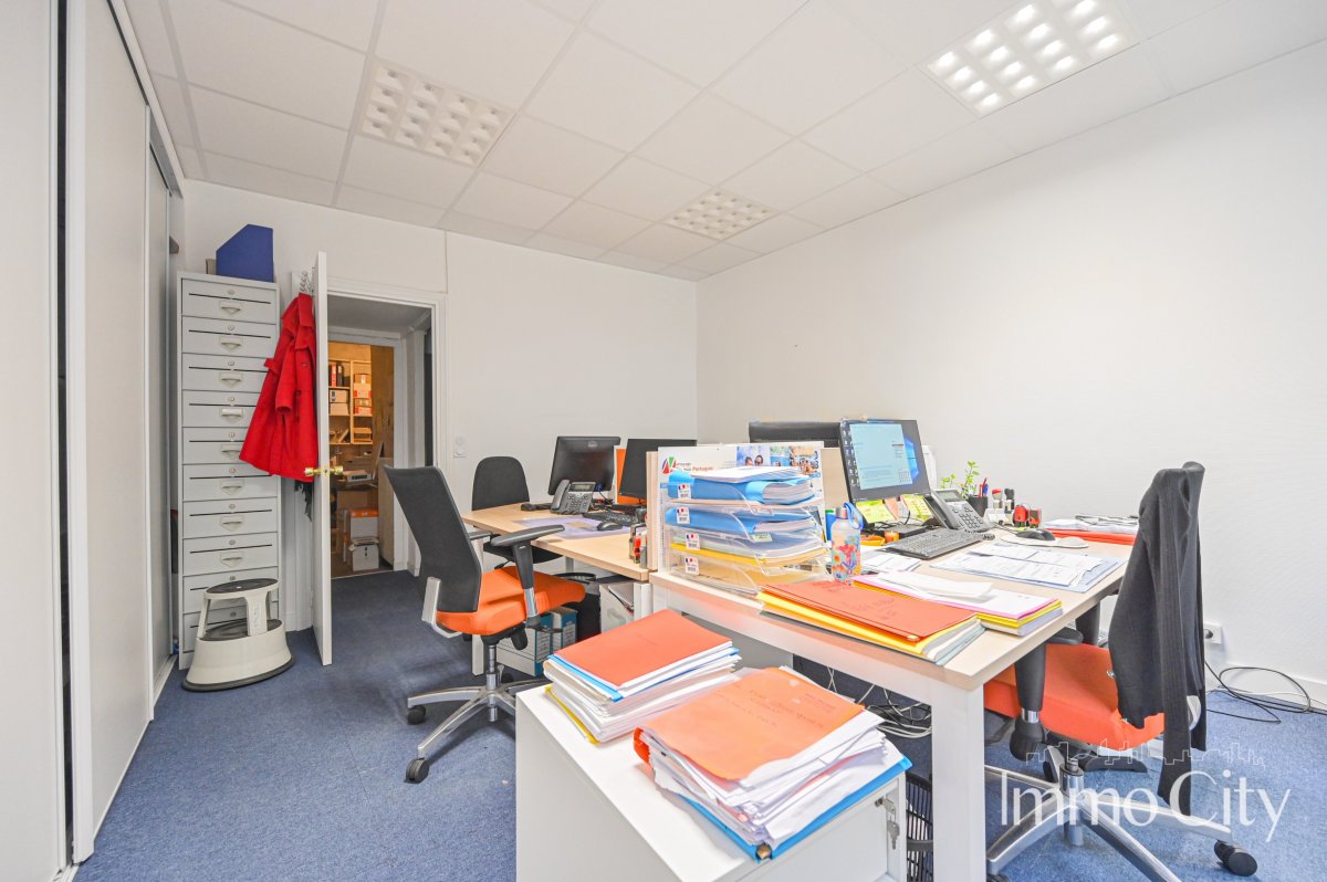 Location Bureau  6 pièces - 102m² 75009 Paris