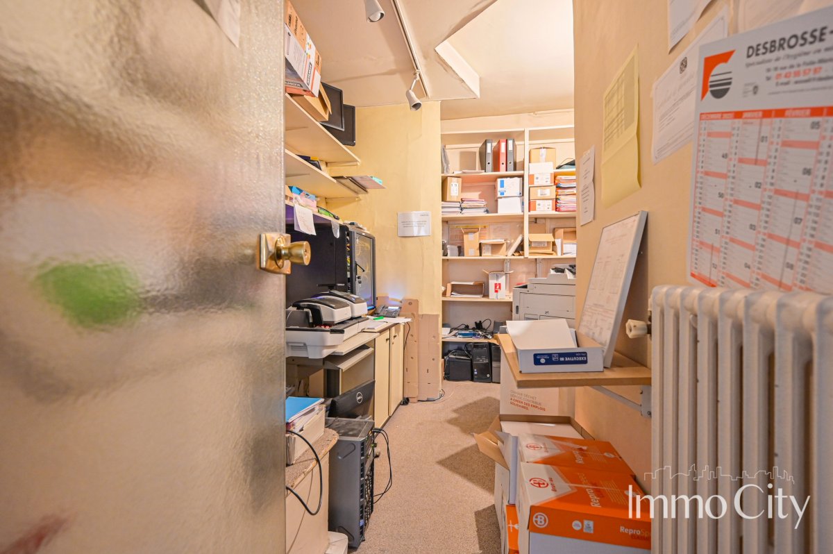 Location Bureau  6 pièces - 102m² 75009 Paris