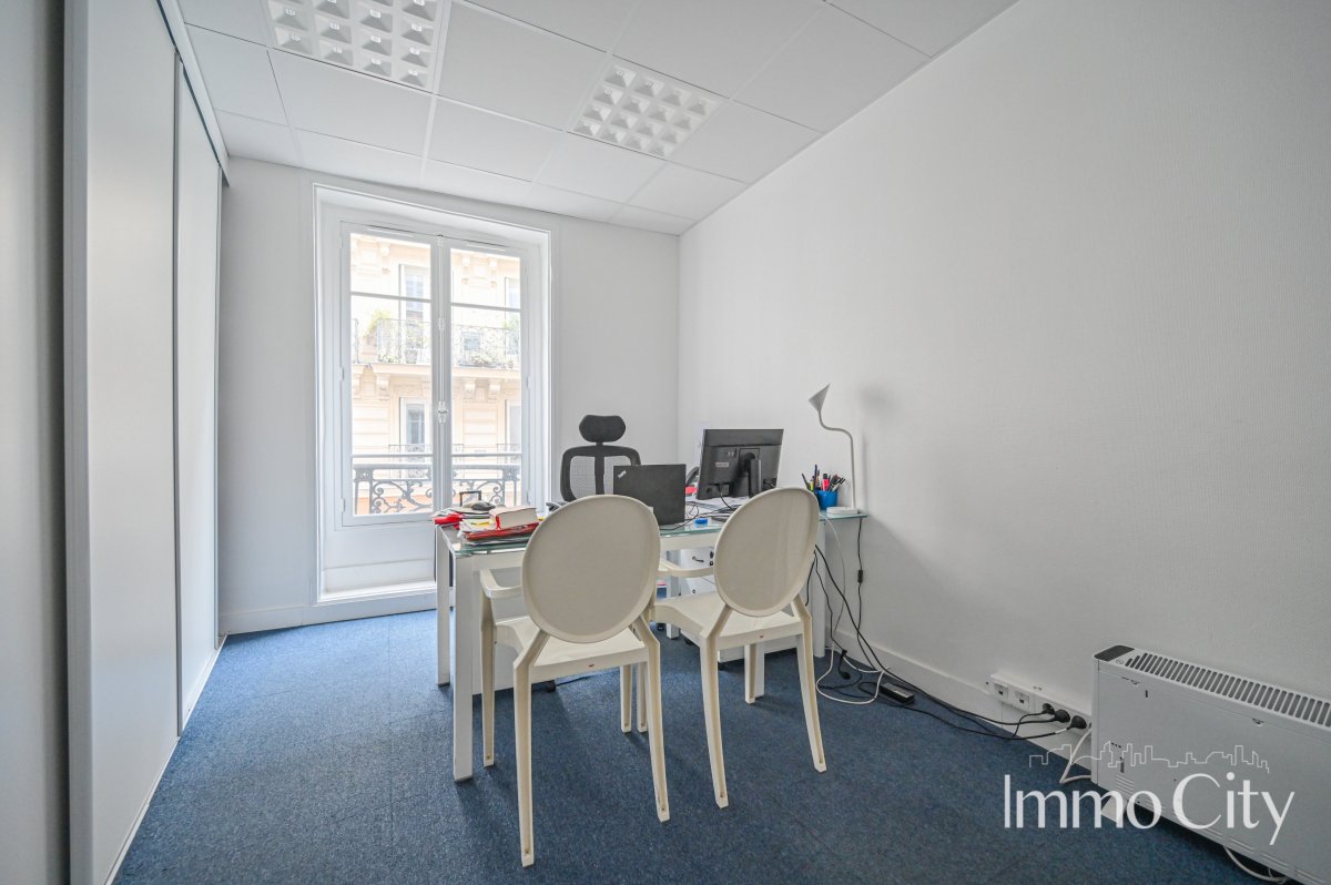 Location Bureau  6 pièces - 102m² 75009 Paris