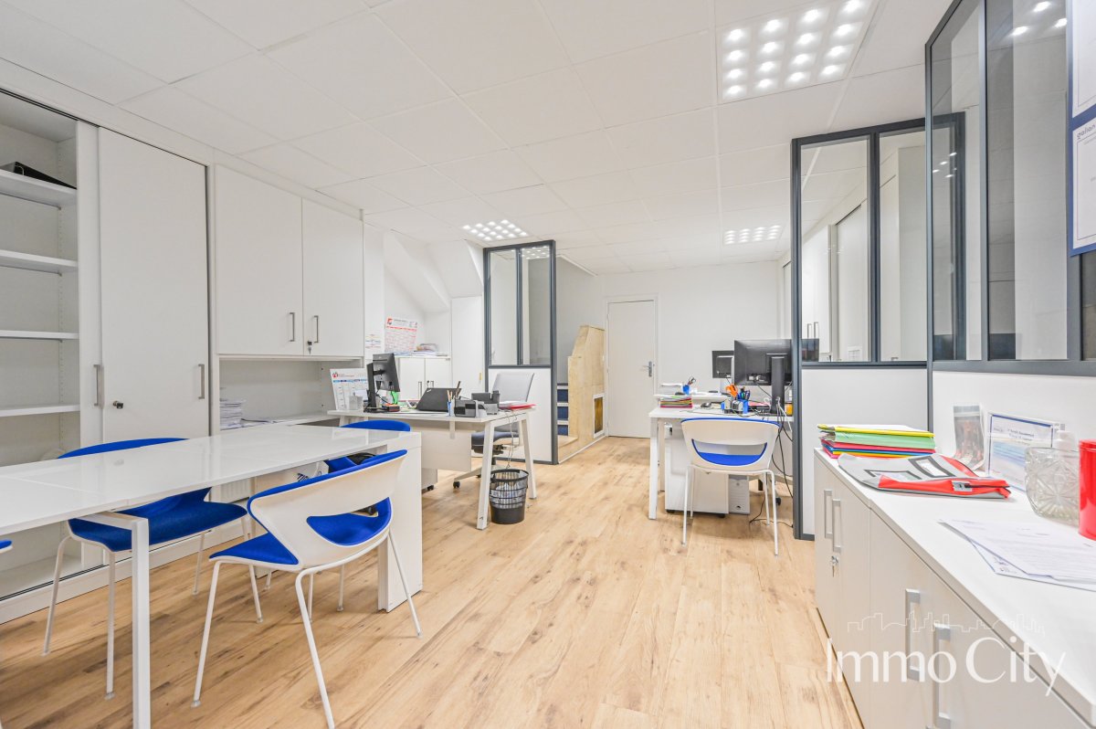 Location Bureau  6 pièces - 102m² 75009 Paris