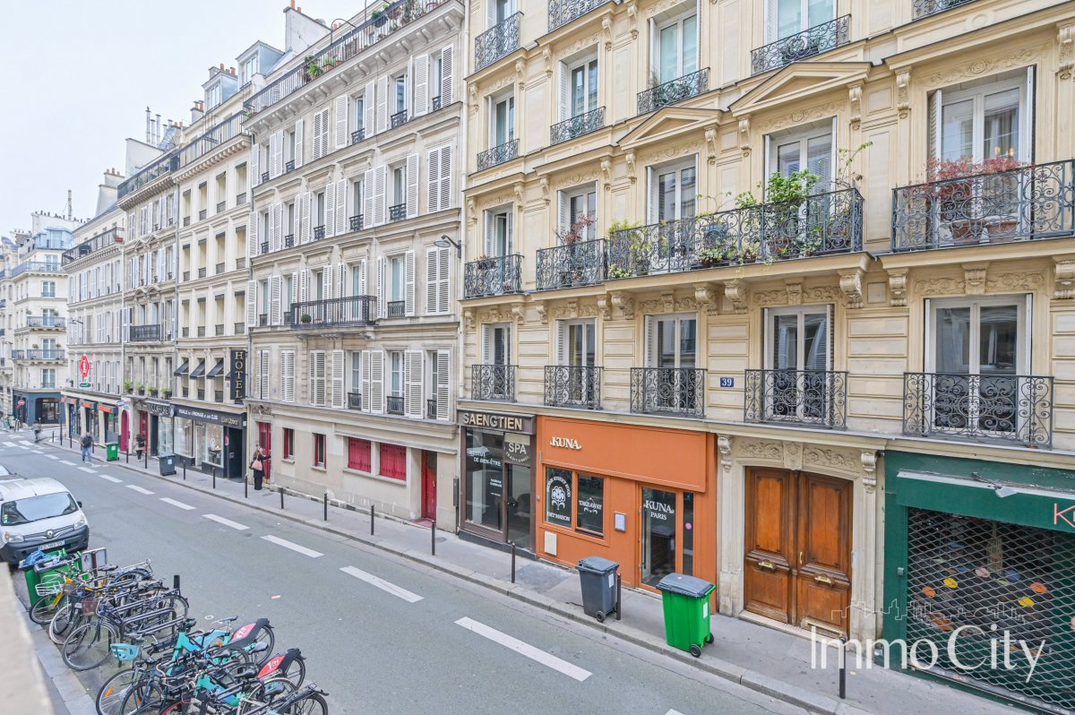 Location Bureau  6 pièces - 102m² 75009 Paris