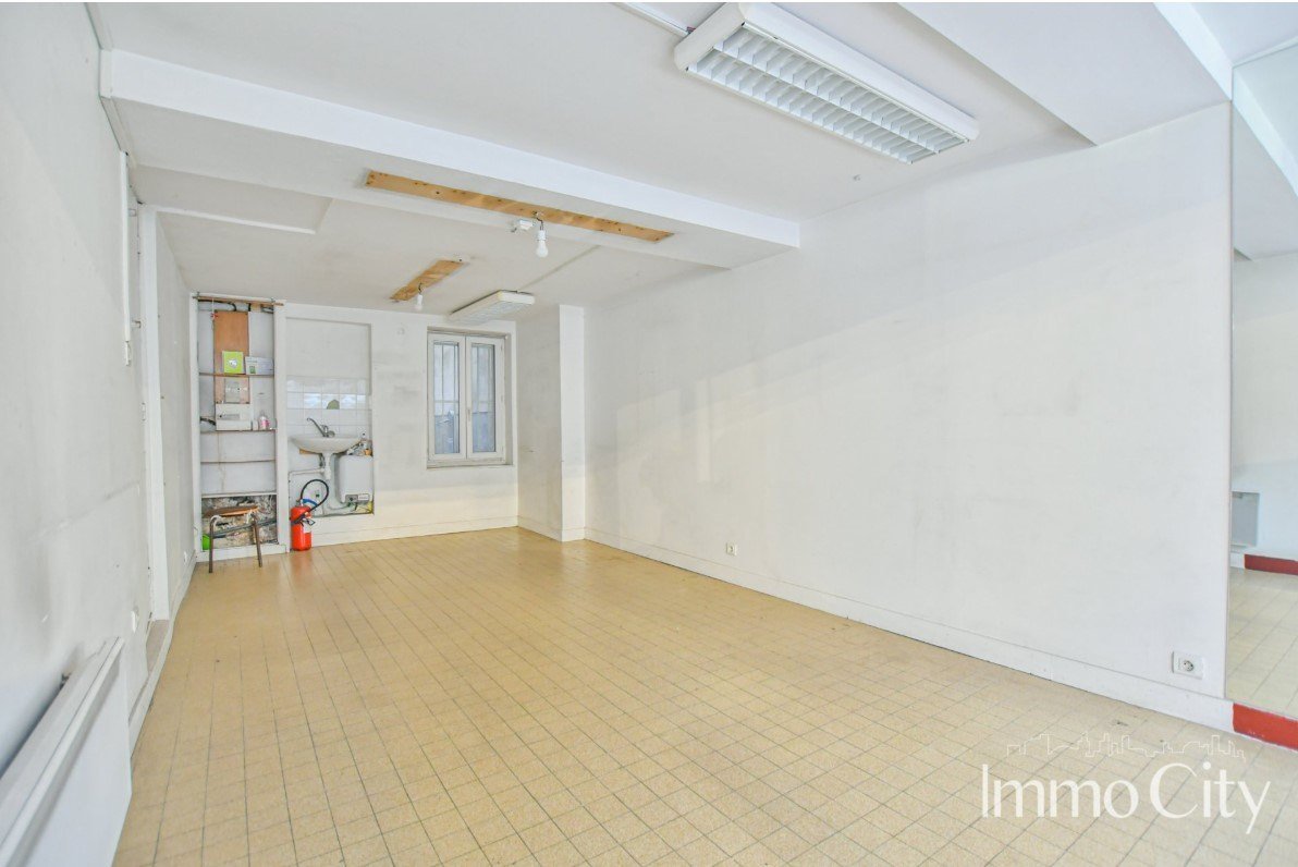 Location Boutique  1 pièce (studio) - 24.5m² 75003 Paris