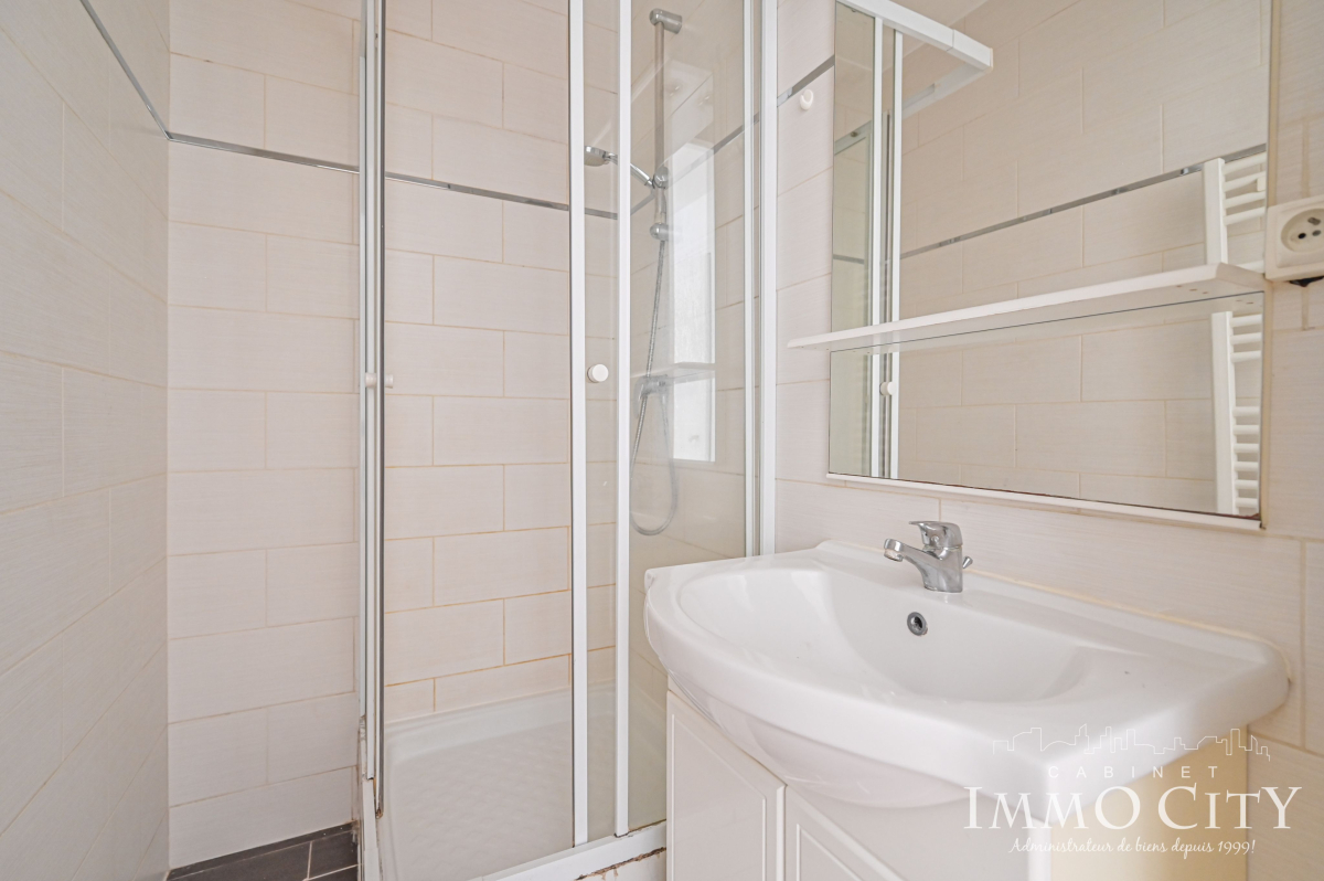 Location Appartement  3 pièces - 44.6m² 75011 Paris 11