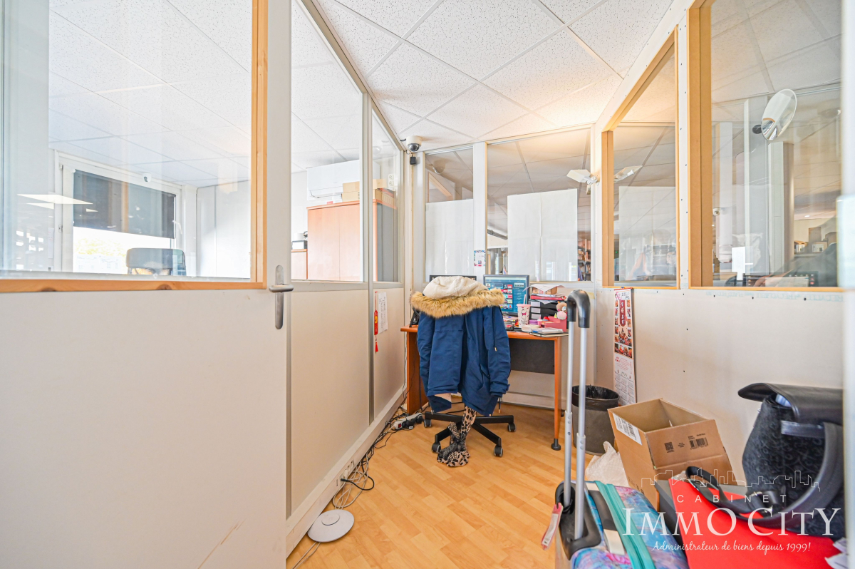 Vente Bureau  9 pièces - 180m² 93100 Montreuil