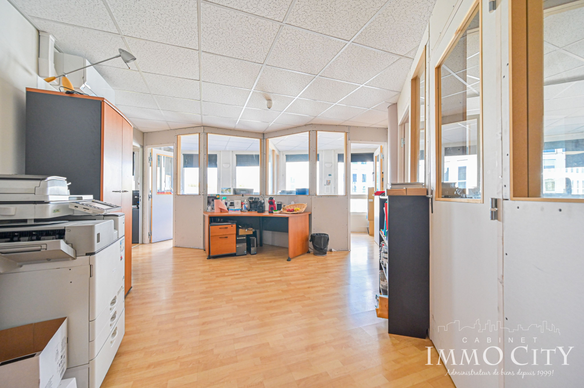 Vente Bureau  9 pièces - 180m² 93100 Montreuil