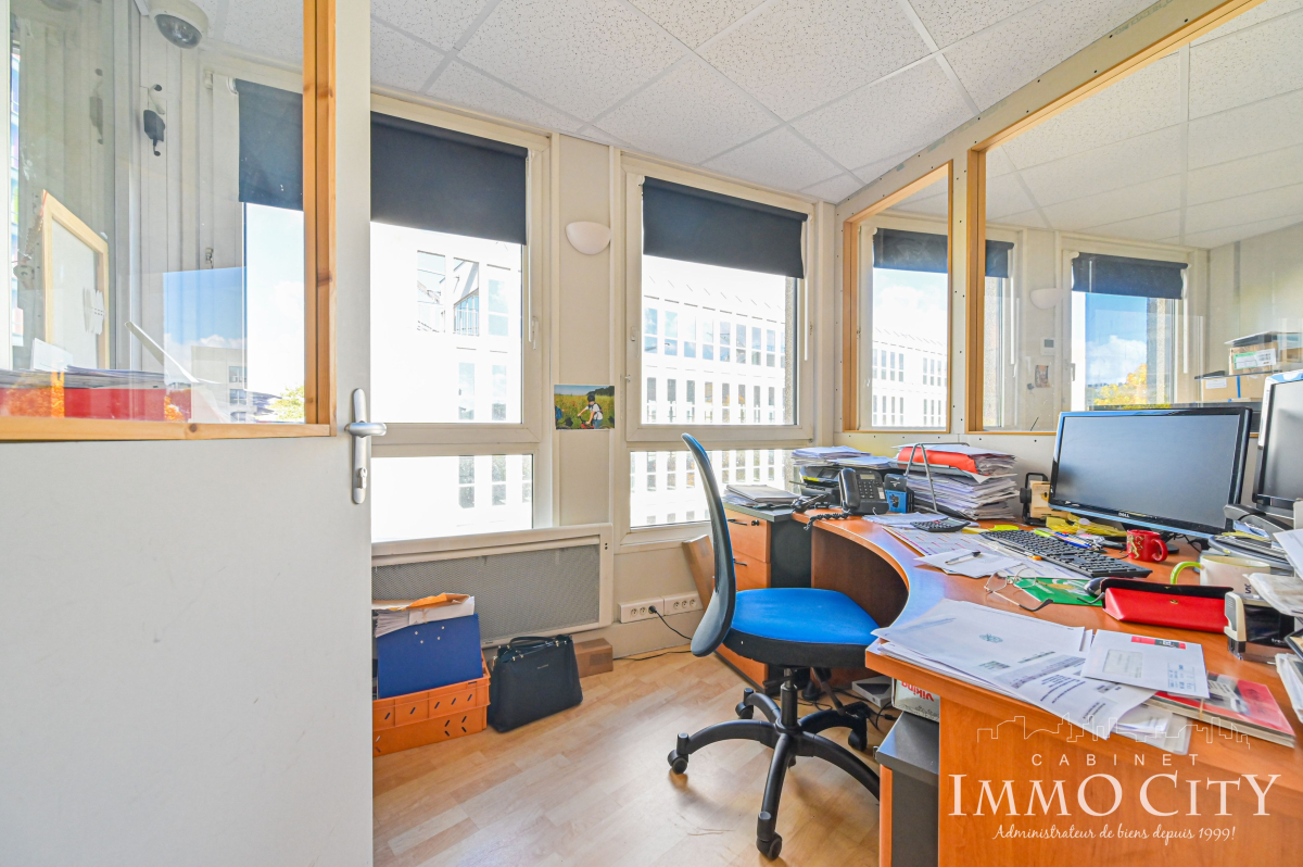 Vente Bureau  9 pièces - 180m² 93100 Montreuil
