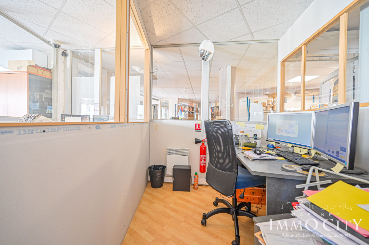 Vente Bureau  9 pièces - 180m² 93100 Montreuil