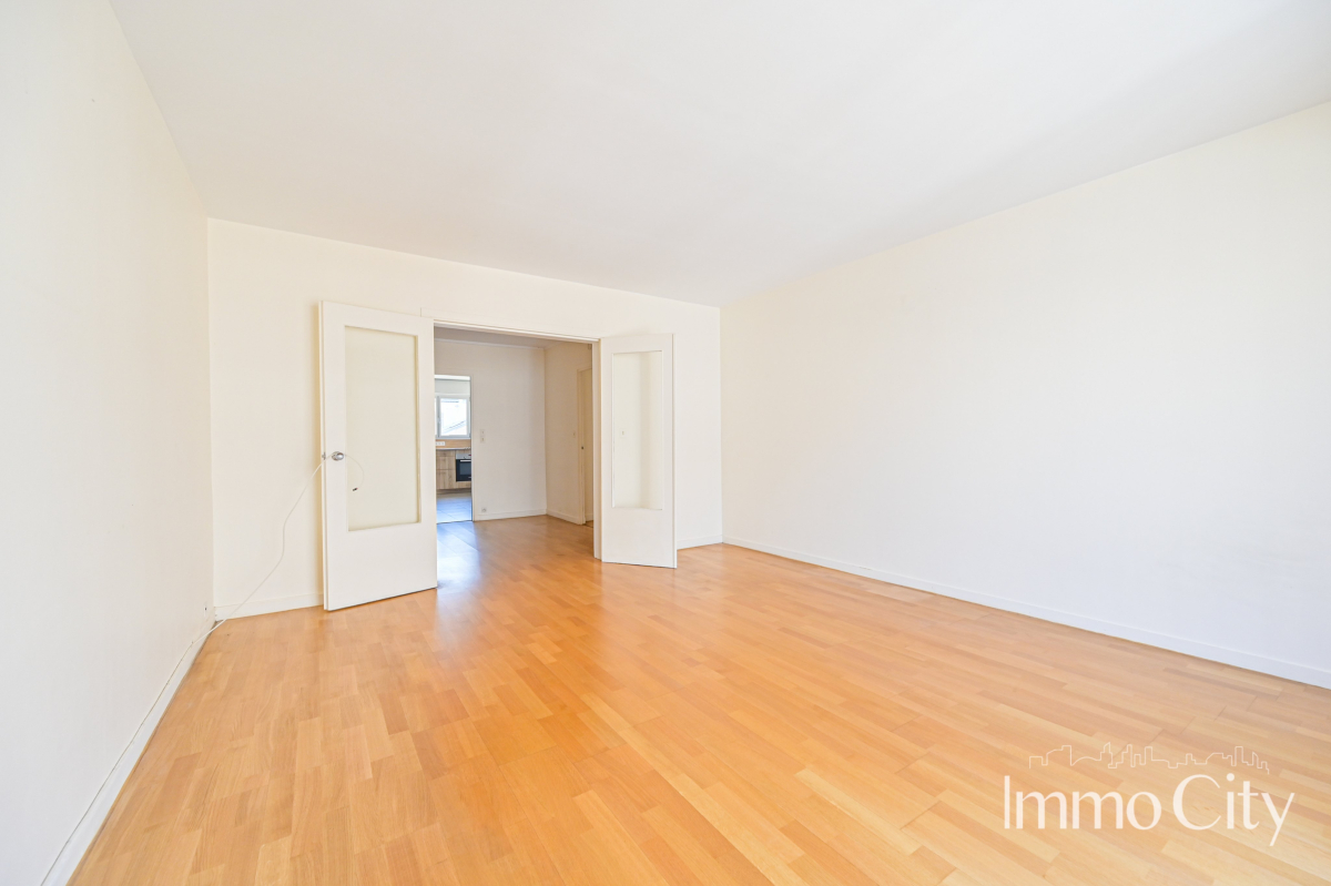 Location Appartement  3 pièces - 89.34m² 75007 Paris
