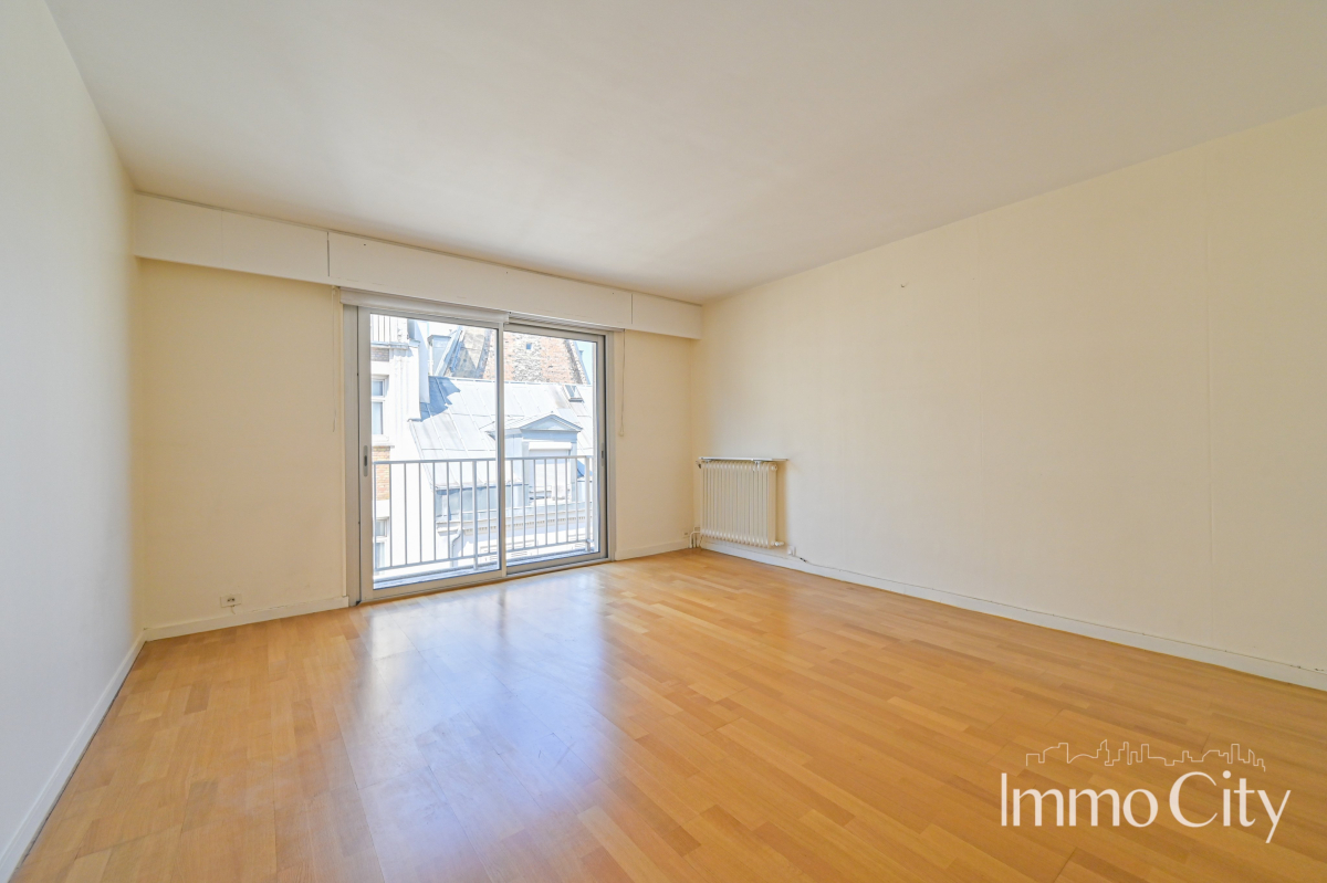 Location Appartement  3 pièces - 89.34m² 75007 Paris