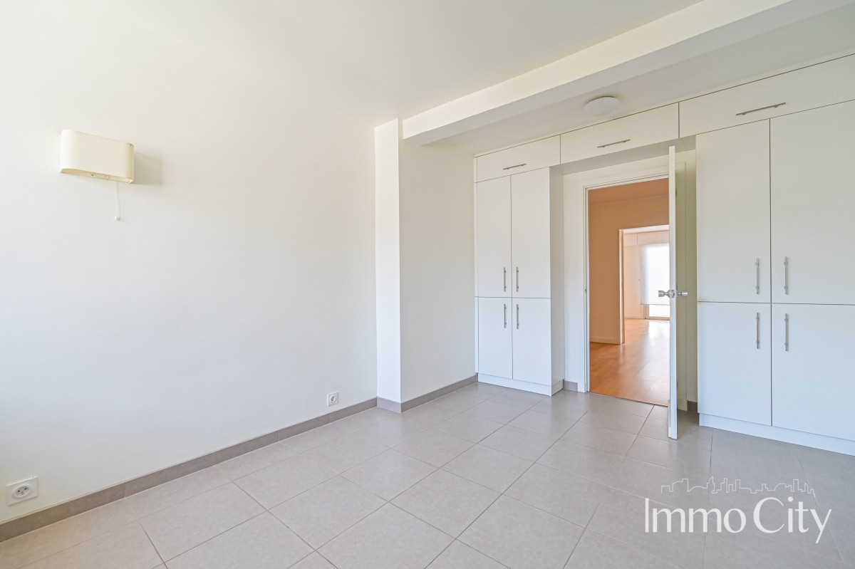 Location Appartement  3 pièces - 89.34m² 75007 Paris