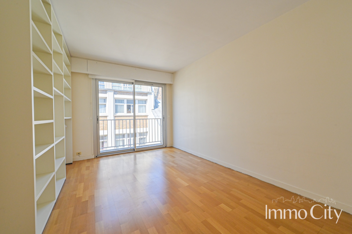 Location Appartement  3 pièces - 89.34m² 75007 Paris