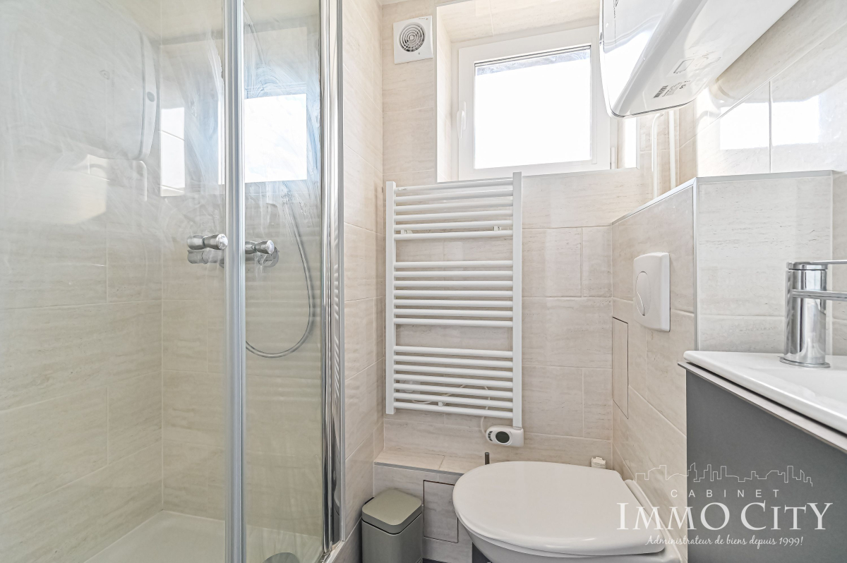 Location Appartement meublé 1 pièce (studio) - 12.7m² 75009 Paris