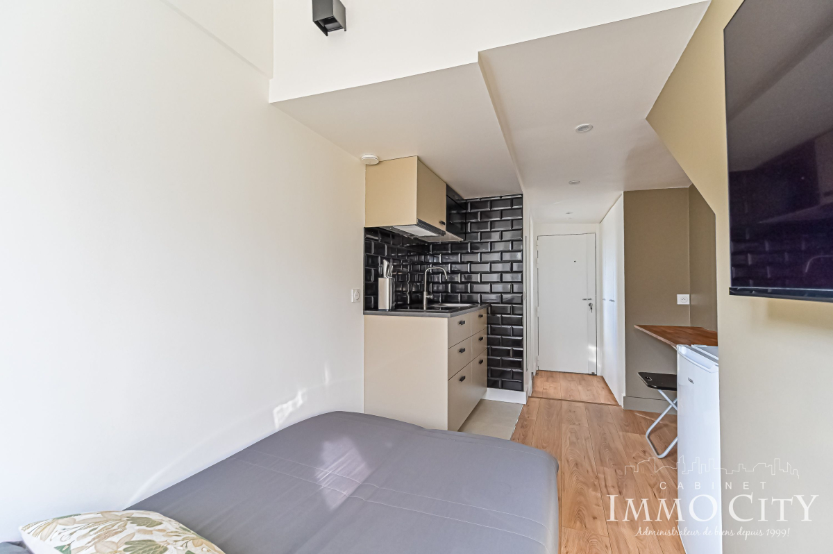 Location Appartement meublé 1 pièce (studio) - 12.7m² 75009 Paris