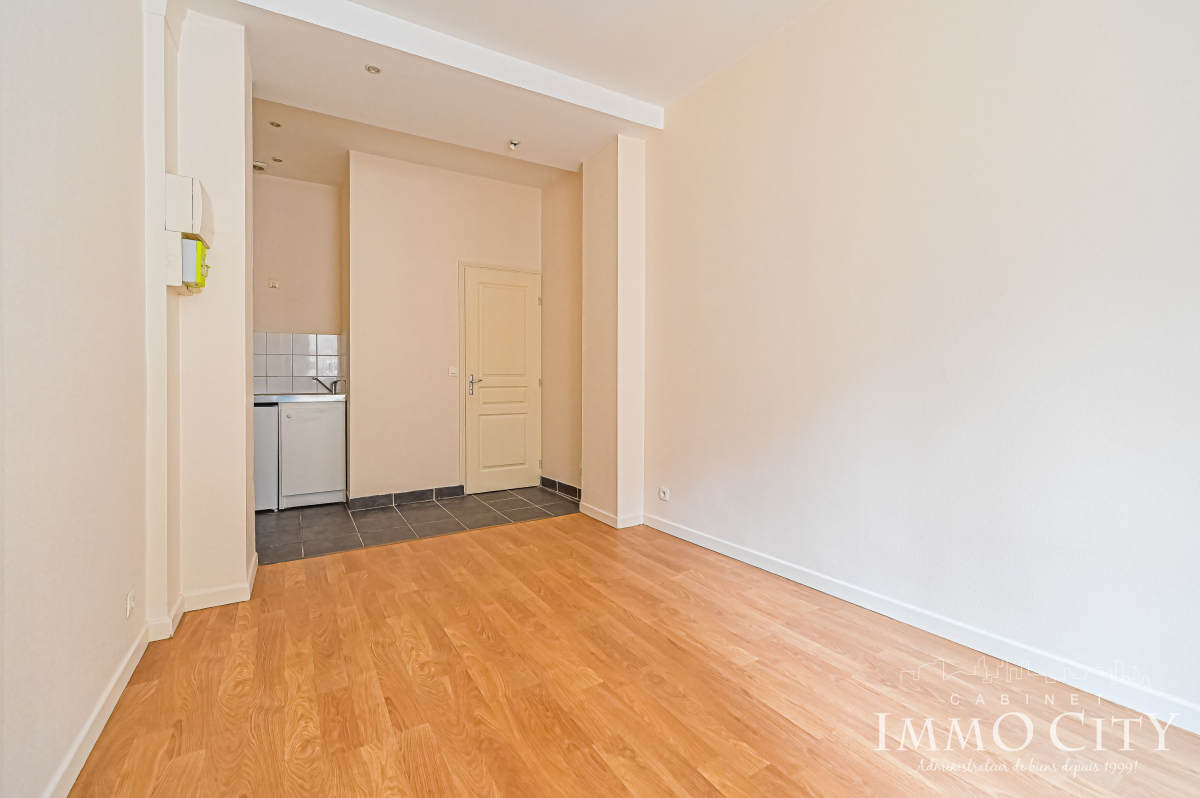 Location Appartement  1 pièce (studio) - 17m² 75014 Paris