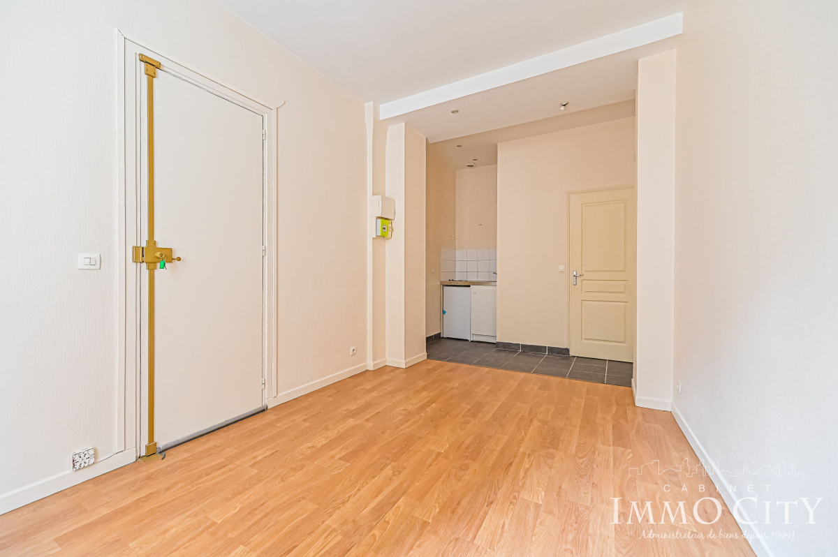 Location Appartement  1 pièce (studio) - 17m² 75014 Paris