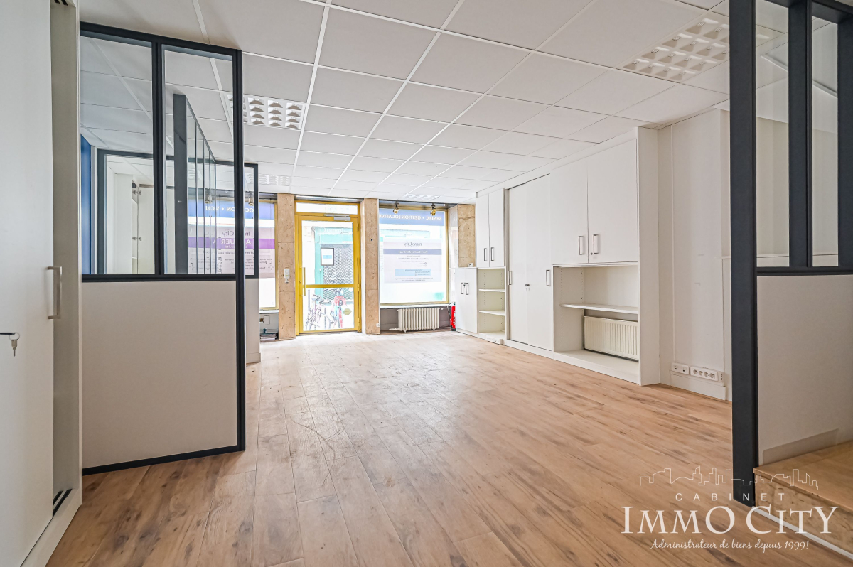 Location Local commercial  3 pièces - 110m² 75009 Paris