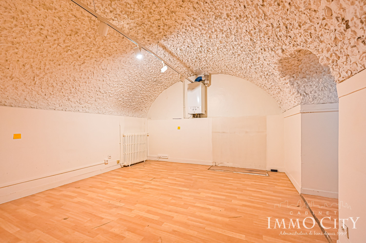 Location Local commercial  3 pièces - 110m² 75009 Paris