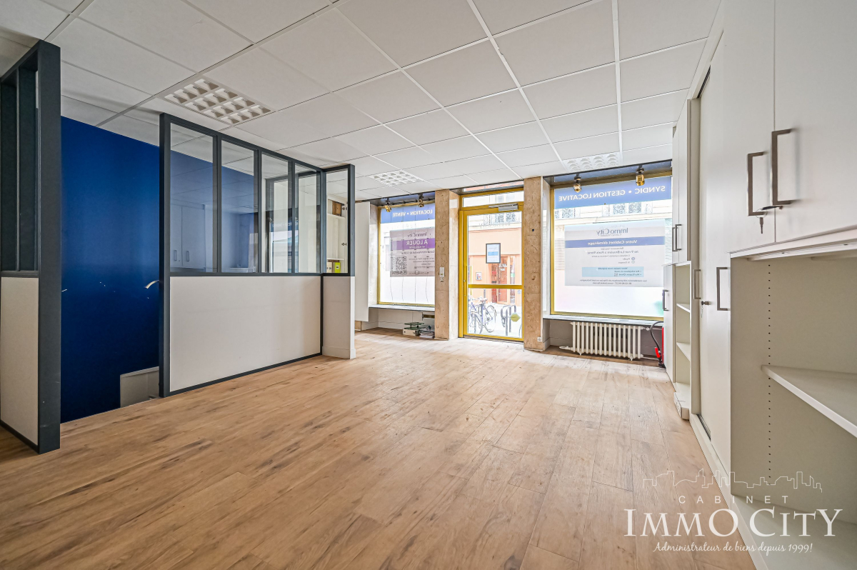 Location Local commercial  3 pièces - 110m² 75009 Paris