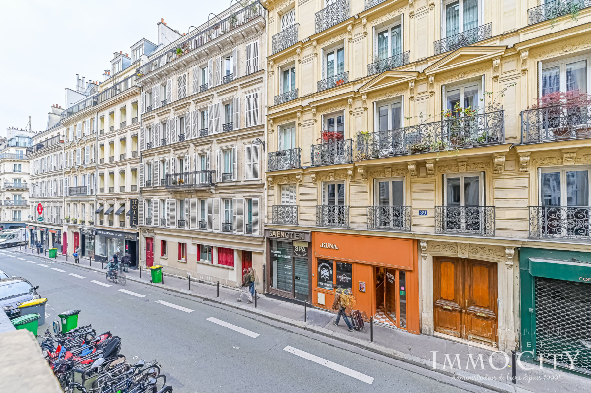 Location Local commercial  3 pièces - 110m² 75009 Paris