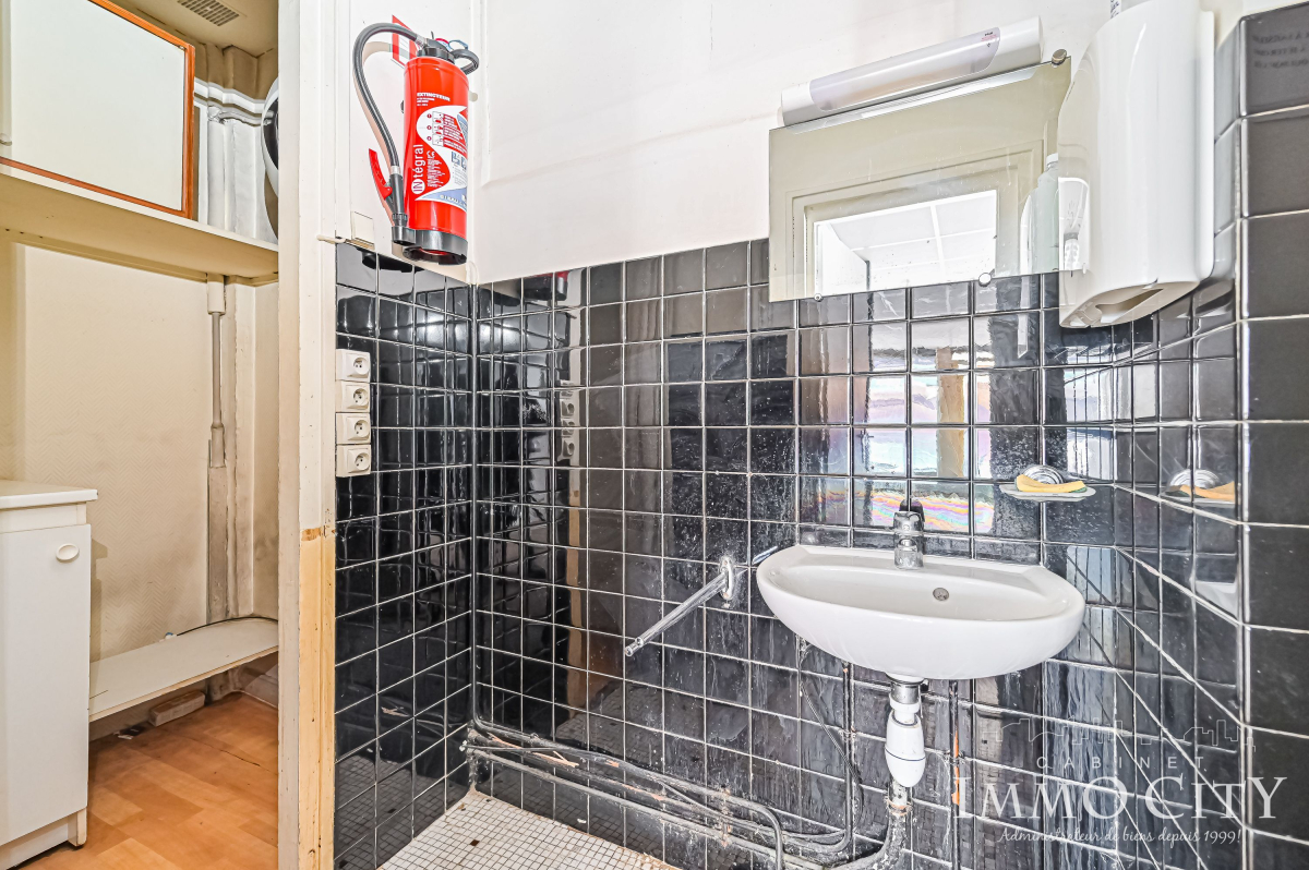 Location Bureau  3 pièces - 110m² 75009 Paris