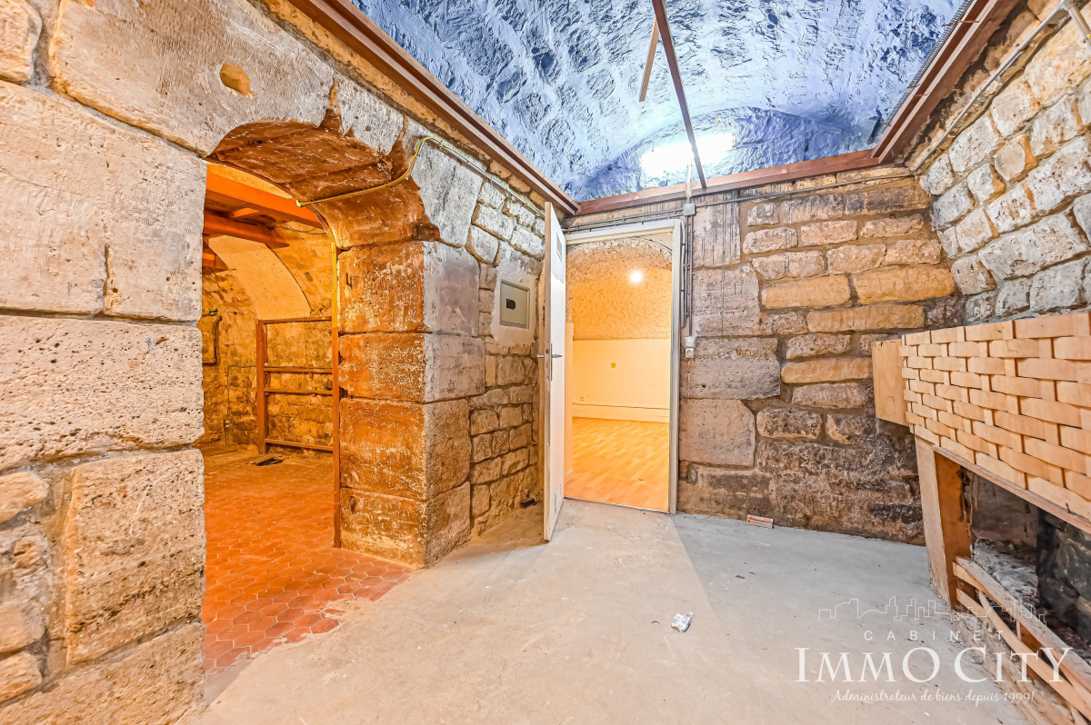 Location Bureau  3 pièces - 110m² 75009 Paris