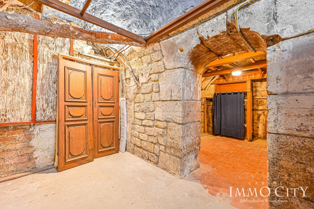 Location Bureau  3 pièces - 110m² 75009 Paris