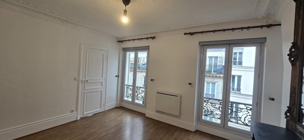 Location Appartement  2 pièces - 52m² 75009 Paris