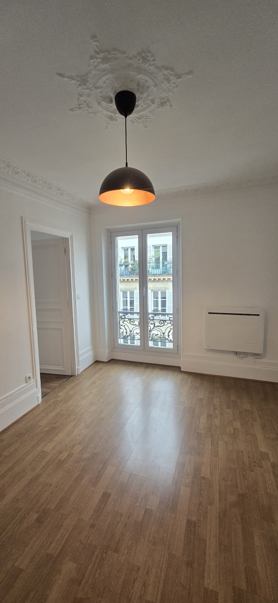 Location Appartement  2 pièces - 52m² 75009 Paris