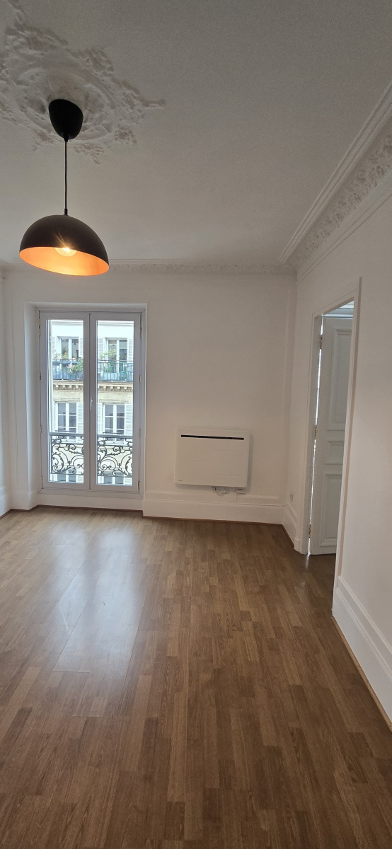 Location Appartement  2 pièces - 52m² 75009 Paris