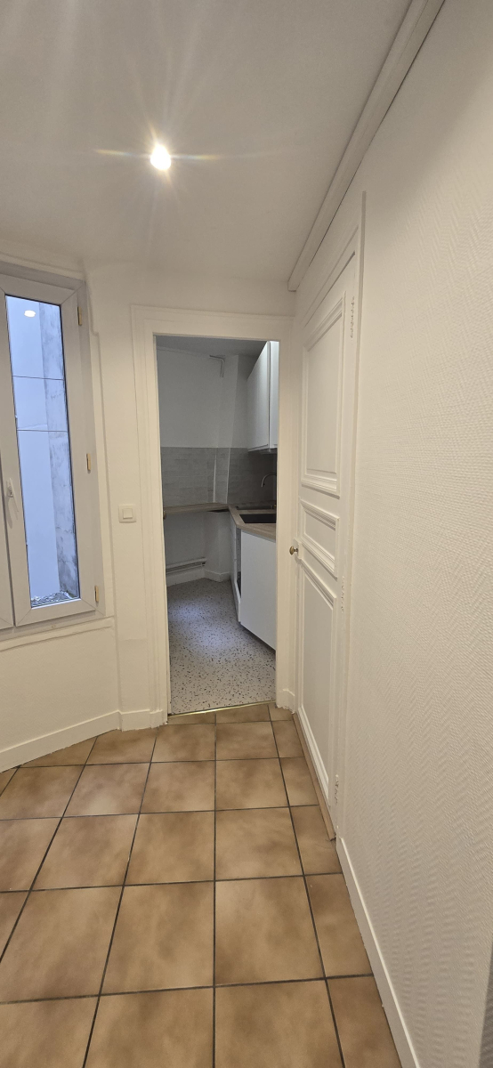 Location Appartement  2 pièces - 52m² 75009 Paris