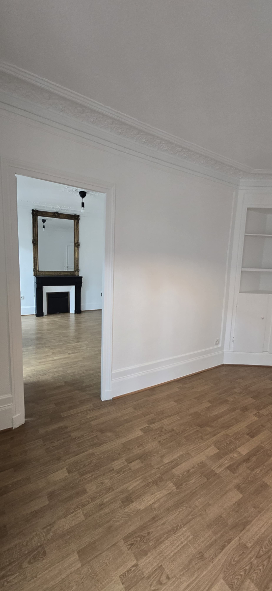 Location Appartement  2 pièces - 52m² 75009 Paris