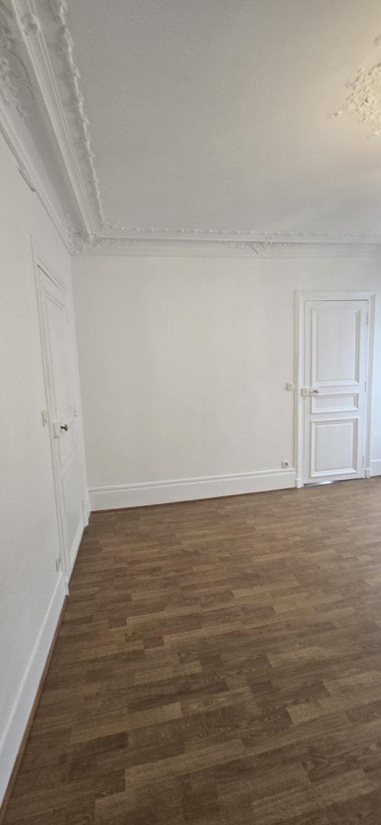 Location Appartement  2 pièces - 52m² 75009 Paris