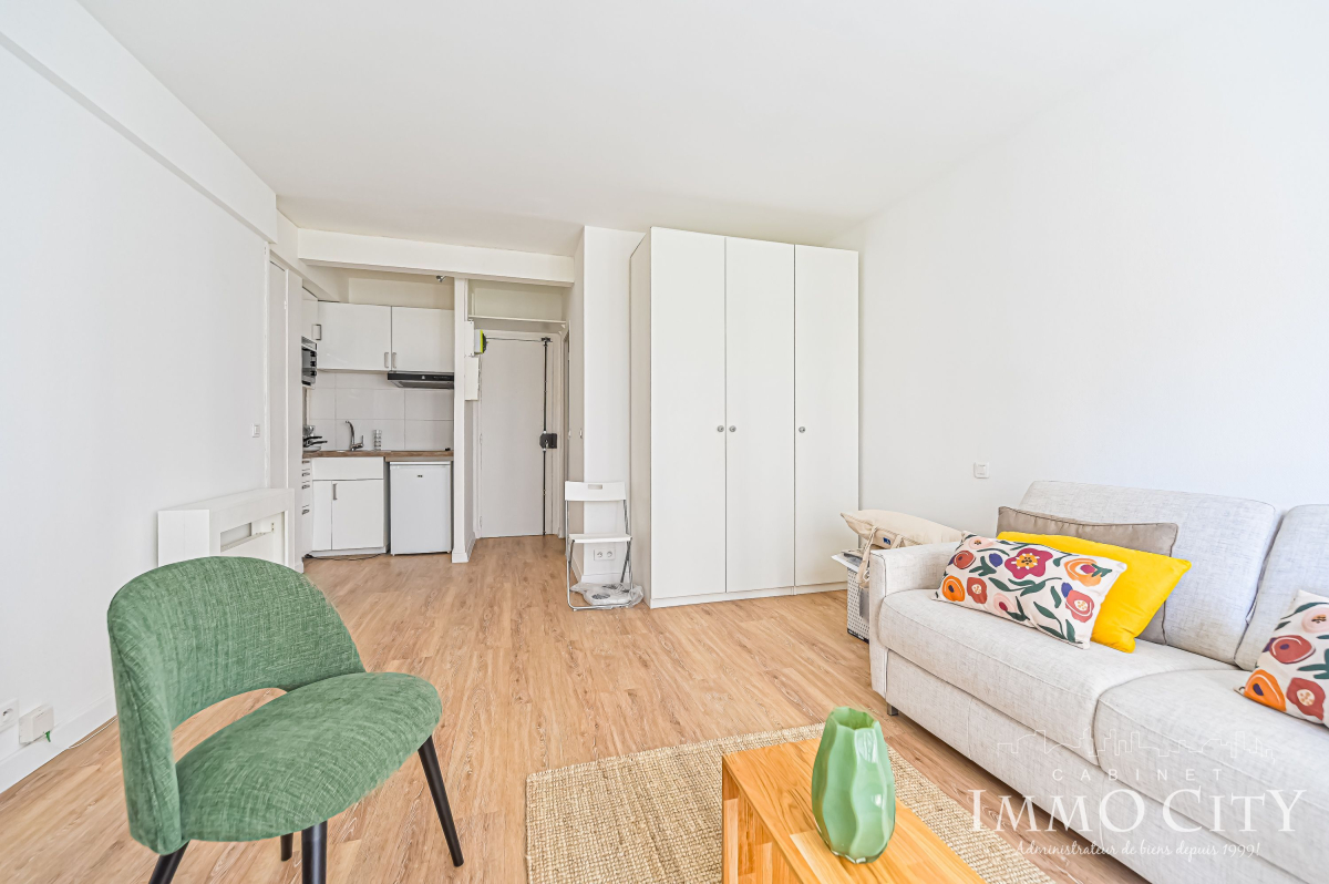 Location Appartement meublé 1 pièce (studio) - 25.4m² 75017 Paris