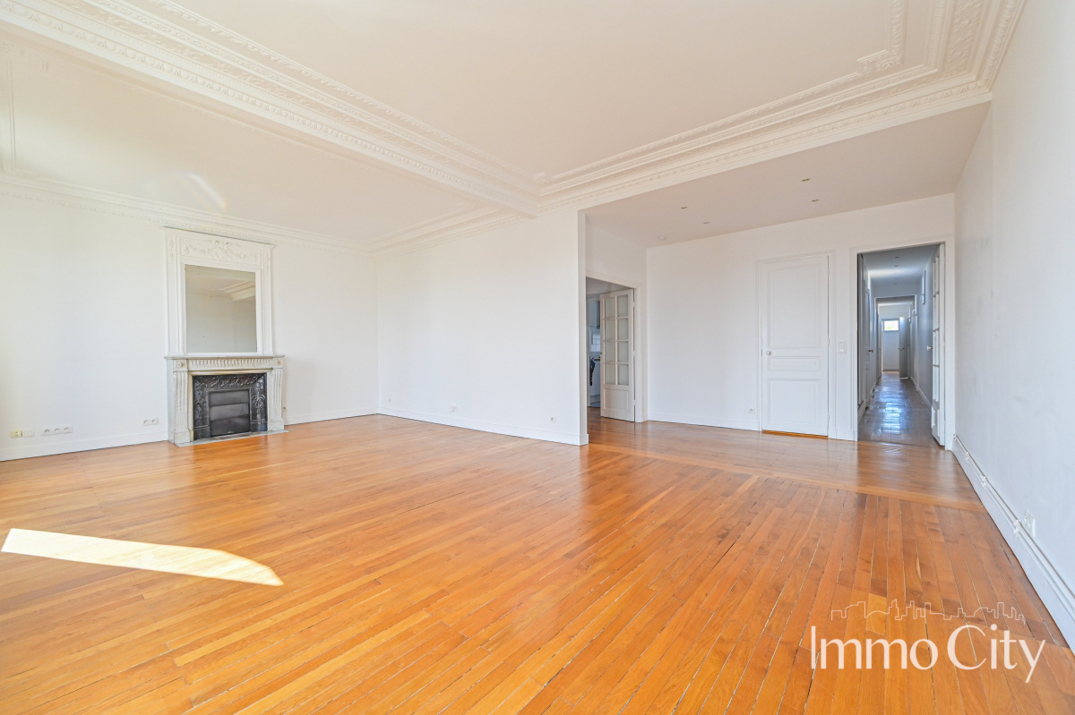 Location Appartement  5 pièces - 147.4m² 75014 Paris
