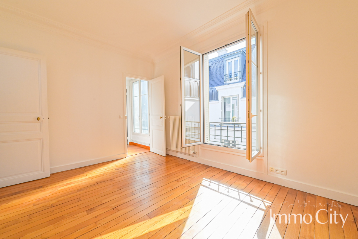 Location Appartement  5 pièces - 147.4m² 75014 Paris