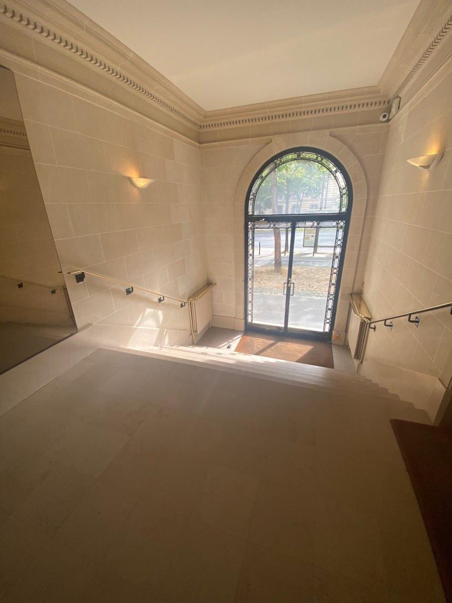 Location Appartement  5 pièces - 147.4m² 75014 Paris