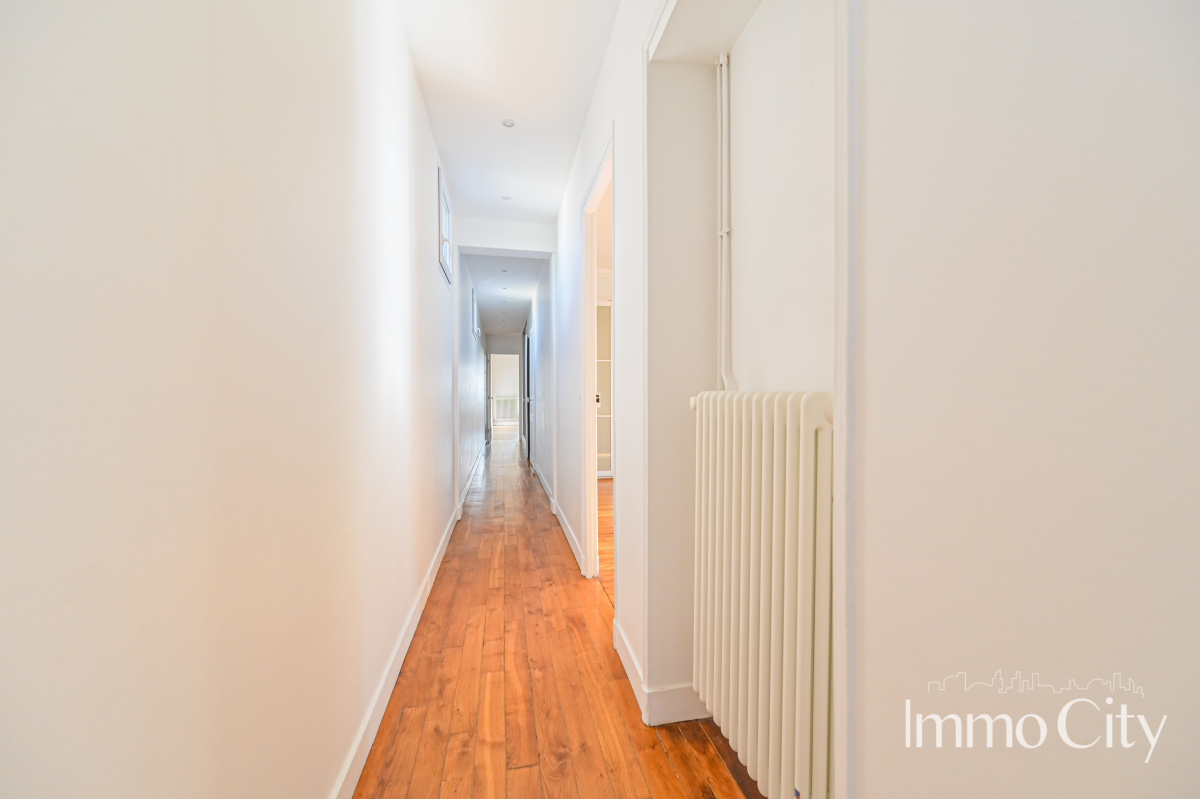 Location Appartement  5 pièces - 147.4m² 75014 Paris